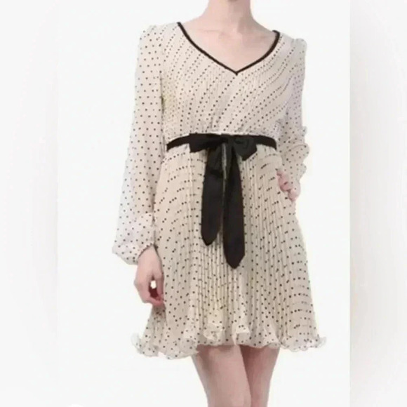 Double zero women’s dress size medium Elegant look has No belt included 👈🏻 - Picture 1 of 13